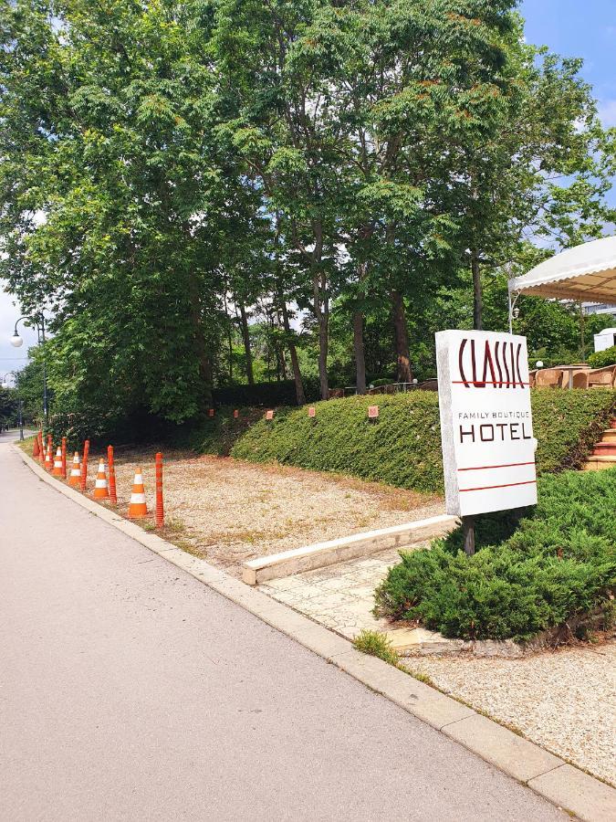 Family Hotel Classic Varna Exterior photo
